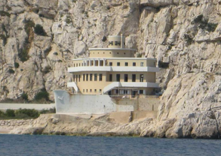 Illustration for article titled These Buildings Are Made Out of Ships